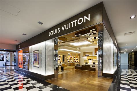 louis vuitton bloomingdale's store.